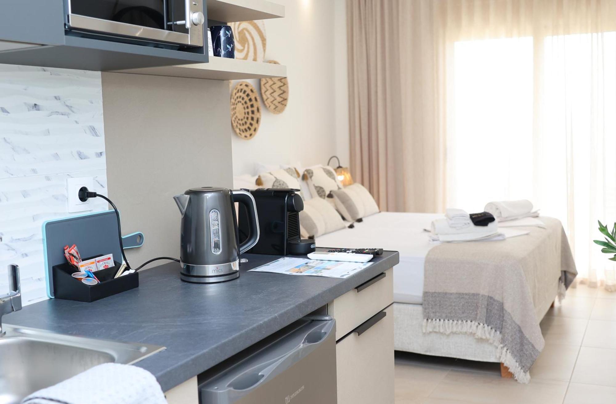 Ocean View Studios And Luxury Rooms Plomari Exterior foto