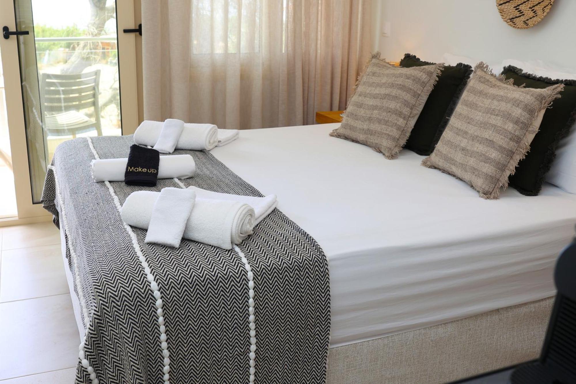 Ocean View Studios And Luxury Rooms Plomari Exterior foto