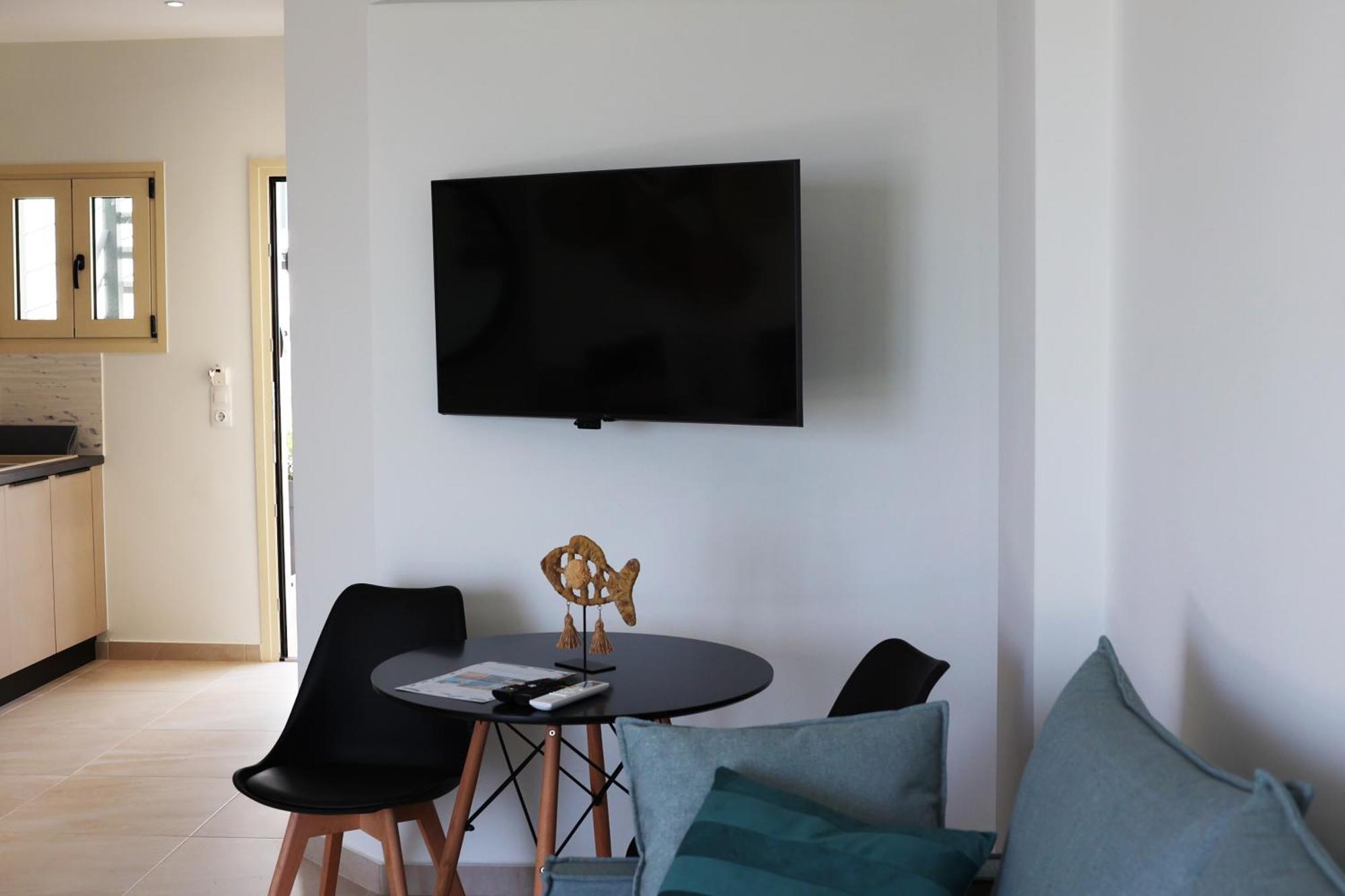 Ocean View Studios And Luxury Rooms Plomari Exterior foto